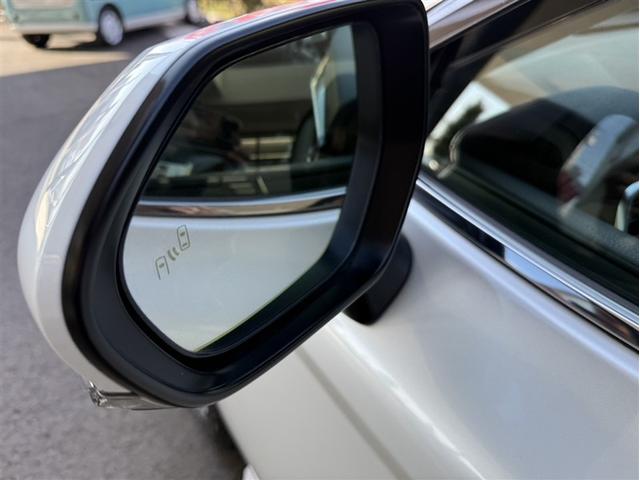 カムリ Ｇ　ＥＳＣ　リヤカメラ　パワーウィンドウ　１オーナー車　オ－トエアコン　パワステ　地デジ　エアバッグ　ＬＥＤヘットライト　ＡＢＳ　スマートキープッシュスタート　ＥＴＣ車載器　ドラレコ付き　ＴＶナビ　アルミ（17枚目）