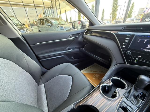 カムリ Ｇ　ＥＳＣ　リヤカメラ　パワーウィンドウ　１オーナー車　オ－トエアコン　パワステ　地デジ　エアバッグ　ＬＥＤヘットライト　ＡＢＳ　スマートキープッシュスタート　ＥＴＣ車載器　ドラレコ付き　ＴＶナビ　アルミ（18枚目）