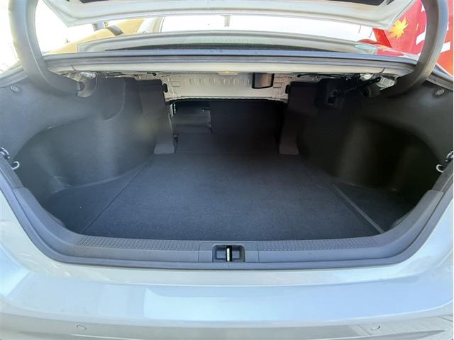 カムリ Ｇ　ＥＳＣ　リヤカメラ　パワーウィンドウ　１オーナー車　オ－トエアコン　パワステ　地デジ　エアバッグ　ＬＥＤヘットライト　ＡＢＳ　スマートキープッシュスタート　ＥＴＣ車載器　ドラレコ付き　ＴＶナビ　アルミ（26枚目）