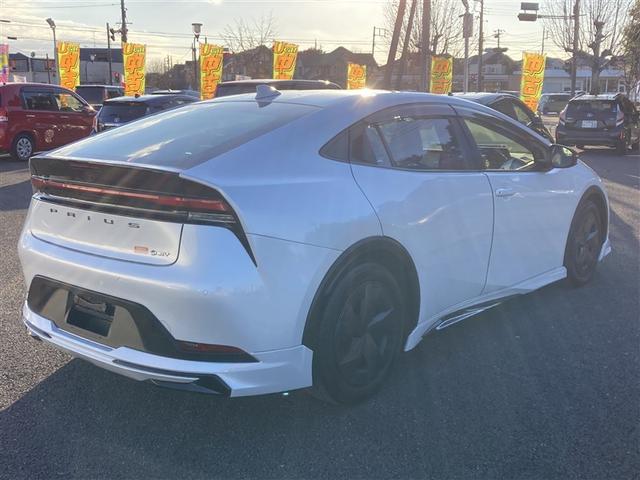 プリウス Ｕ　衝突回避システム　ＬＥＤ　Ｂモニター　ドライブレコーダー　クルーズコントロール　スマートキー　ＥＴＣ車載器　キーレス　アルミ　盗難防止システム　横滑り防止装置付き　記録簿　テレビ　地上デジタル　ＡＡＣ（5枚目）