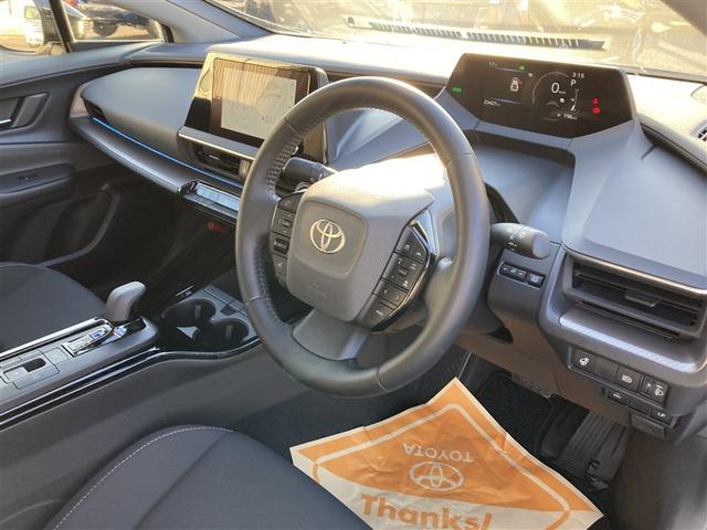 プリウス Ｕ　衝突回避システム　ＬＥＤ　Ｂモニター　ドライブレコーダー　クルーズコントロール　スマートキー　ＥＴＣ車載器　キーレス　アルミ　盗難防止システム　横滑り防止装置付き　記録簿　テレビ　地上デジタル　ＡＡＣ（10枚目）