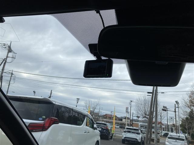 ノア ハイブリッドＳｉ　ダブルバイビーＩＩ　Ｂカメラ　横滑り防止装置　記録簿有　地デジ　ドラレコ　オートクルーズ　メモリナビ　エアバッグ　ＥＴＣ　ナビ＆ＴＶ　３列シート　ＡＢＳ　アルミホイール　スマートキ　盗難防止システム　キーレス（14枚目）