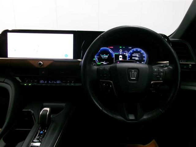 クラウンクロスオーバー RSアドバンスド 衝突回避 サンル-フ オートクルーズコントロール 横滑り防止 フルセグTV LED アルミホイール スマートキー ナビ&TV ABS フルオートエアコン イモビライザー ETC キーレス 4WD(7枚目)