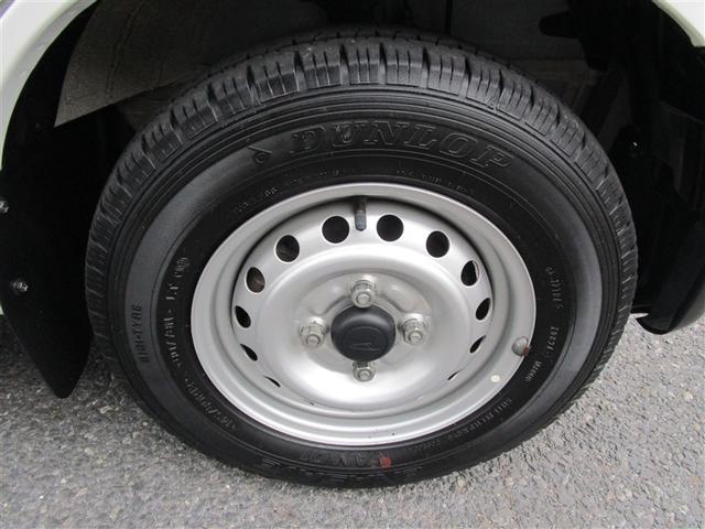 ハイゼットカーゴ ＤＸ　ＳＡＩＩＩ　横滑防止装置　メモリナビ　ＥＴＣ付き　オートエアコン　キ－レス　記録簿あり　デュアルエアバッグ　エコアイドル　セキュリティ　ナビＴＶ　前席パワーウィンドウ　ドライブレコーダー　運転席エアバッグ　ＡＢＳ（19枚目）