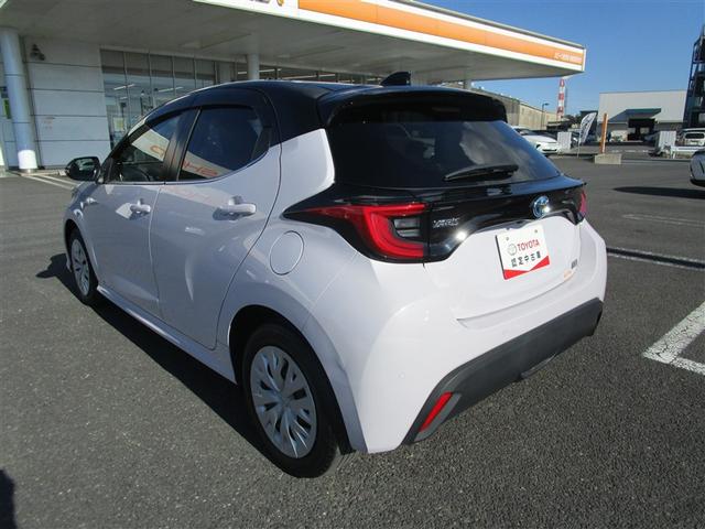 ヤリス ハイブリッドＺ　ＰＣＳ　整備記録簿　Ｂカメラ　ナビ付　ＬＥＤランプ　スマキー　ＥＴＣ付き　ＶＳＣ　パワステ　１オナ車　クルコン　キーフリー　ＡＢＳ　イモビ　エアコン　メモリナビ　エアバッグ　デュアルエアバック（4枚目）