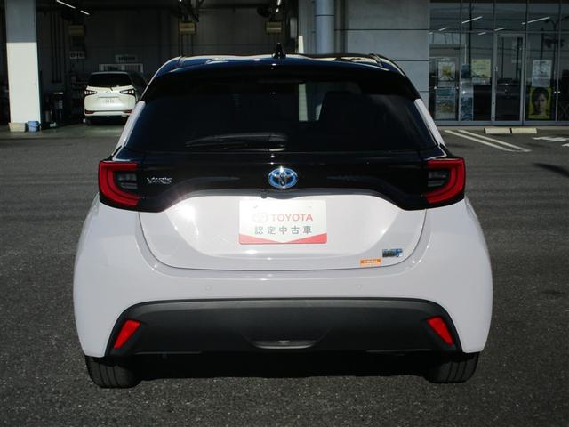 ヤリス ハイブリッドＺ　ＰＣＳ　整備記録簿　Ｂカメラ　ナビ付　ＬＥＤランプ　スマキー　ＥＴＣ付き　ＶＳＣ　パワステ　１オナ車　クルコン　キーフリー　ＡＢＳ　イモビ　エアコン　メモリナビ　エアバッグ　デュアルエアバック（5枚目）