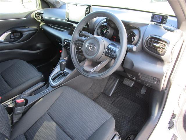 ヤリス ハイブリッドＺ　ＰＣＳ　整備記録簿　Ｂカメラ　ナビ付　ＬＥＤランプ　スマキー　ＥＴＣ付き　ＶＳＣ　パワステ　１オナ車　クルコン　キーフリー　ＡＢＳ　イモビ　エアコン　メモリナビ　エアバッグ　デュアルエアバック（10枚目）