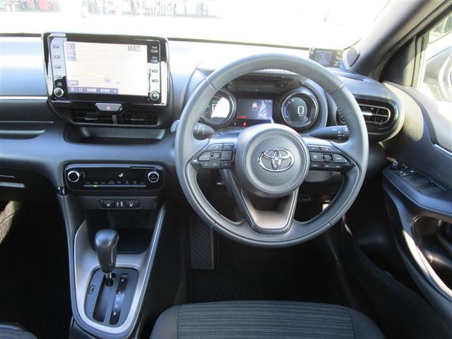 ヤリス ハイブリッドＺ　ＰＣＳ　整備記録簿　Ｂカメラ　ナビ付　ＬＥＤランプ　スマキー　ＥＴＣ付き　ＶＳＣ　パワステ　１オナ車　クルコン　キーフリー　ＡＢＳ　イモビ　エアコン　メモリナビ　エアバッグ　デュアルエアバック（12枚目）