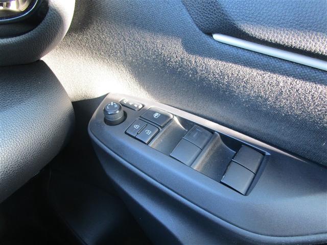 ヤリス ハイブリッドＺ　ＰＣＳ　整備記録簿　Ｂカメラ　ナビ付　ＬＥＤランプ　スマキー　ＥＴＣ付き　ＶＳＣ　パワステ　１オナ車　クルコン　キーフリー　ＡＢＳ　イモビ　エアコン　メモリナビ　エアバッグ　デュアルエアバック（19枚目）