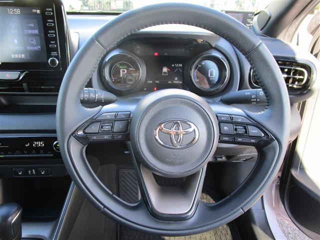 ヤリス ハイブリッドＺ　ＰＣＳ　整備記録簿　Ｂカメラ　ナビ付　ＬＥＤランプ　スマキー　ＥＴＣ付き　ＶＳＣ　パワステ　１オナ車　クルコン　キーフリー　ＡＢＳ　イモビ　エアコン　メモリナビ　エアバッグ　デュアルエアバック（21枚目）