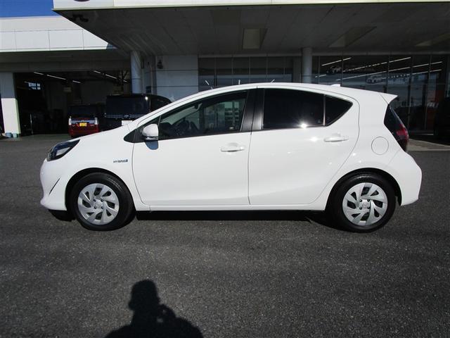 アクア Ｓ　スマートキープッシュスタート　キーレスエントリ　ＬＥＤヘッドライト　イモビ　ナビ＆ＴＶ　オートエアコン　デュアルエアバック　ＥＳＣ　Ｂカメラ　パワーウィンドウ　ＥＴＣ　ＳＲＳ　ワンセグＴＶ　ＡＢＳ（3枚目）