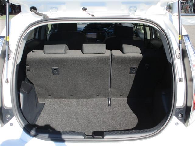 アクア Ｓ　スマートキープッシュスタート　キーレスエントリ　ＬＥＤヘッドライト　イモビ　ナビ＆ＴＶ　オートエアコン　デュアルエアバック　ＥＳＣ　Ｂカメラ　パワーウィンドウ　ＥＴＣ　ＳＲＳ　ワンセグＴＶ　ＡＢＳ（7枚目）