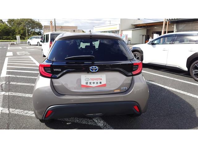 ヤリス ハイブリッドＧ　ＬＥＤライト　アルミホイール　フルセグＴＶ　スマートキ　ドライブレコーダー　ＥＴＣ車載器　横滑り防止装置　クルコン　セキュリティアラーム　パワステ　メモリーナビゲーション　キーフリー　オートエアコン（3枚目）