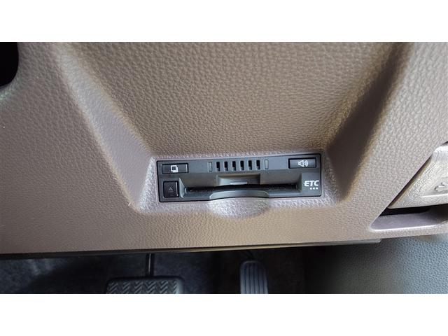 ヤリス ハイブリッドＧ　ＬＥＤライト　アルミホイール　フルセグＴＶ　スマートキ　ドライブレコーダー　ＥＴＣ車載器　横滑り防止装置　クルコン　セキュリティアラーム　パワステ　メモリーナビゲーション　キーフリー　オートエアコン（13枚目）