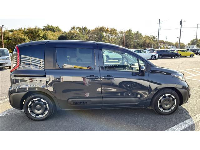 シエンタ ハイブリッドＺ　ＴＳＳ　エアバック　キーレスエントリー　イモビライザー　整備記録簿　ＬＥＤヘッドライト　ＥＴＣ車載器　横滑り防止　スマートキー　オートエアコン　ＷＳＲＳ　３列シート　ドラレコ　ＡＢＳ　パワーウィンドウ（4枚目）