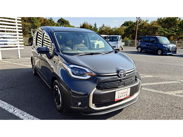 シエンタ ハイブリッドＺ　ＴＳＳ　エアバック　キーレスエントリー　イモビライザー　整備記録簿　ＬＥＤヘッドライト　ＥＴＣ車載器　横滑り防止　スマートキー　オートエアコン　ＷＳＲＳ　３列シート　ドラレコ　ＡＢＳ　パワーウィンドウ（5枚目）