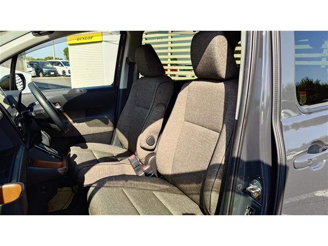 シエンタ ハイブリッドＺ　ＴＳＳ　エアバック　キーレスエントリー　イモビライザー　整備記録簿　ＬＥＤヘッドライト　ＥＴＣ車載器　横滑り防止　スマートキー　オートエアコン　ＷＳＲＳ　３列シート　ドラレコ　ＡＢＳ　パワーウィンドウ（7枚目）