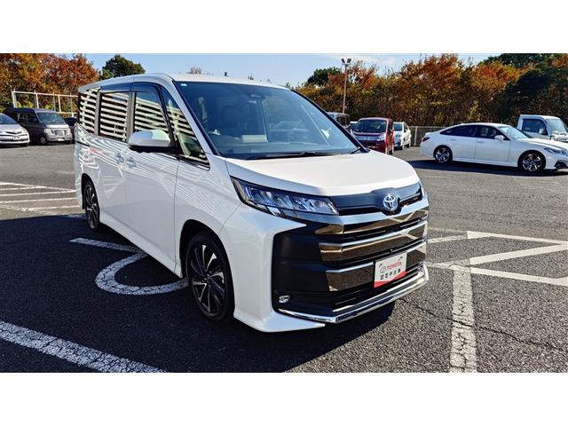 ノア ハイブリッドS-Z 横滑り防止機能 エアバッグ オートクルーズコントロール 地デジ 両側自動ドア スマートエントリー LEDランプ メモリナビ 3列シート ETC付き ABS AC100V アルミホイール キーレス(5枚目)