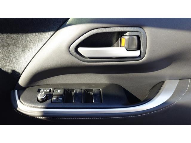 ノア ハイブリッドS-Z 横滑り防止機能 エアバッグ オートクルーズコントロール 地デジ 両側自動ドア スマートエントリー LEDランプ メモリナビ 3列シート ETC付き ABS AC100V アルミホイール キーレス(14枚目)