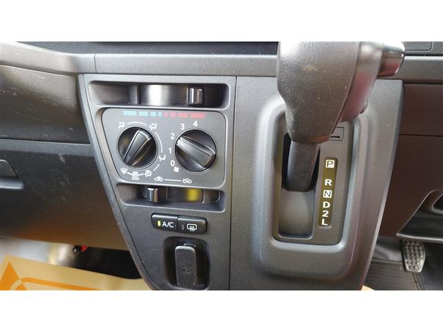 ハイゼットカーゴ DX SAIII ヘッドライトLED 横滑防止装置 オートエアコン キ-レス デュアルエアバッグ 前席パワーウィンドウ 運転席エアバッグ パワーステアリング ABS 前後誤発進抑制装置(16枚目)