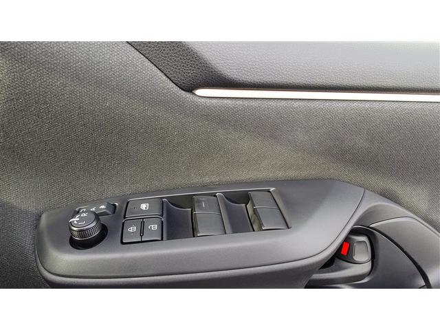 ヤリス ハイブリッドＸ　イモビライザー　スマートキー＆プッシュスタート　バックモニター　ワイヤレスキー　ドラレコ　ＡＢＳ　ナビ　定期点検記録簿　オートクルーズ　Ｗエアバック　パワーウィンドウ　オートエアコン　ＥＴＣ（11枚目）