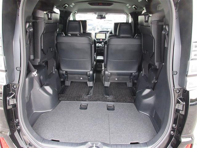 ヴォクシー ハイブリッドZS 煌III 地デジTV リヤカメラ スマートキー DVD再生可 クルコン VSC キーレス アルミホイール ナビ&TV LEDヘッドランプ ETC 3列シート 記録簿 メモリーナビ オートエアコン エアバッグ(17枚目)