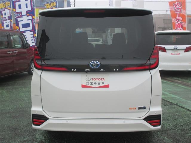 ノア ハイブリッドＳ－Ｚ　横滑り防止機能　エアバッグ　オートクルーズコントロール　地デジ　両側自動ドア　スマートエントリー　ＬＥＤランプ　バックモニター　メモリナビ　３列シート　ＥＴＣ付き　ＡＢＳ　ＡＣ１００Ｖ　アルミホイール（4枚目）