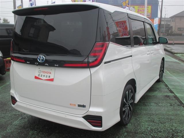 ノア ハイブリッドＳ－Ｚ　横滑り防止機能　エアバッグ　オートクルーズコントロール　地デジ　両側自動ドア　スマートエントリー　ＬＥＤランプ　バックモニター　メモリナビ　３列シート　ＥＴＣ付き　ＡＢＳ　ＡＣ１００Ｖ　アルミホイール（5枚目）