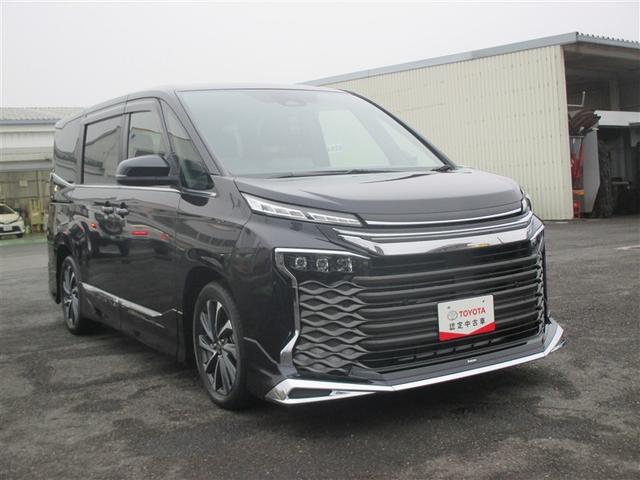 ヴォクシー ハイブリッドＳ－Ｚ　パワーウィンドウ　ＤＶＤ再生機能　インテリキー　横滑防止装置　地デジＴＶ　アクティブクルーズコントロール　フルオートエアコン　リアカメラ　エアバッグ　ＡＢＳ　１００Ｖ充電　ナビＴＶ　ＷＡＣ　キーレス（7枚目）