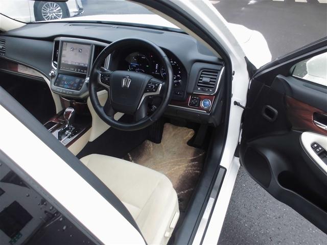 クラウンハイブリッド ロイヤルサルーン　点検記録簿　１オーナー車　フルセグテレビ　Ｂカメラ　盗難防止システム　スマキー　オートクルーズコントロール　ＥＴＣ付き　アルミホイール　カーテンエアバッグ　エアコン　ＨＤＤナビゲーション　ＰＷ　ＡＢＳ（11枚目）