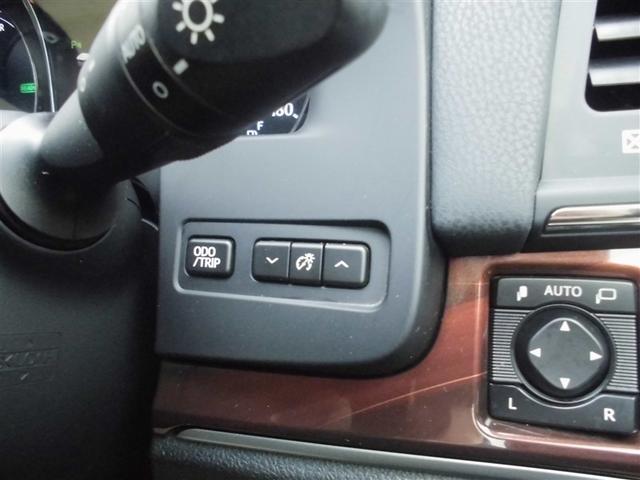 クラウンハイブリッド ロイヤルサルーン　点検記録簿　１オーナー車　フルセグテレビ　Ｂカメラ　盗難防止システム　スマキー　オートクルーズコントロール　ＥＴＣ付き　アルミホイール　カーテンエアバッグ　エアコン　ＨＤＤナビゲーション　ＰＷ　ＡＢＳ（30枚目）