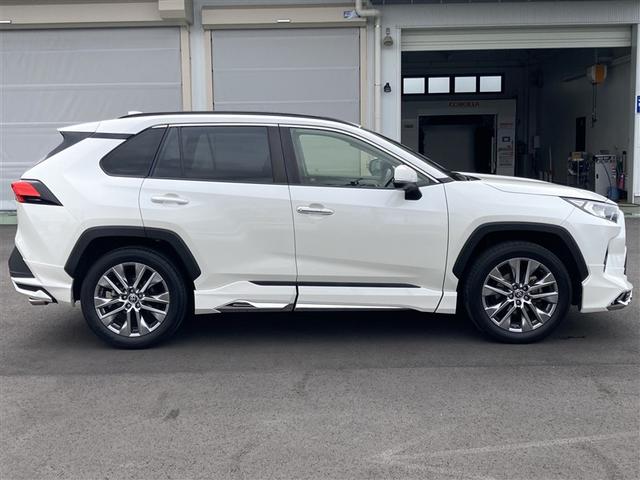 ＲＡＶ４ Ｇ　Ｚパッケージ　インテリジェントクリアランスソナー　整備記録簿　ＡＷＤ　ＬＥＤライト　アルミホイル　オートクルーズ　横滑り防止装置　バックガイドモニター　盗難防止装置　デュアルエアバッグ　キーレス　ＡＢＳ　１オーナー（6枚目）