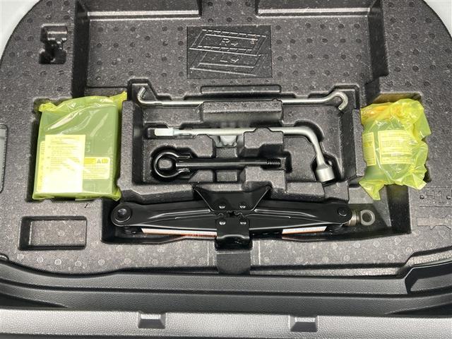 カローラスポーツ ハイブリッドＧ　Ｚ　前後誤発進抑制　盗難防止　スマートキーシステム　Ｂモニ　オートクルーズ　ＬＥＤライト　エアバック　ＴＶ　オートエアコン　地デジ　ＡＷ　デュアルエアバッグ　整備記録簿　キーレス　パワステ　ドラレコ付（22枚目）