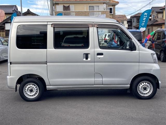 ハイゼットカーゴ ＤＸ　キーレスキー　ワンオーナー　パワステ　マニュアルエアコン　エアバッグ　前席パワーウインドウ　助手席エアバック（6枚目）