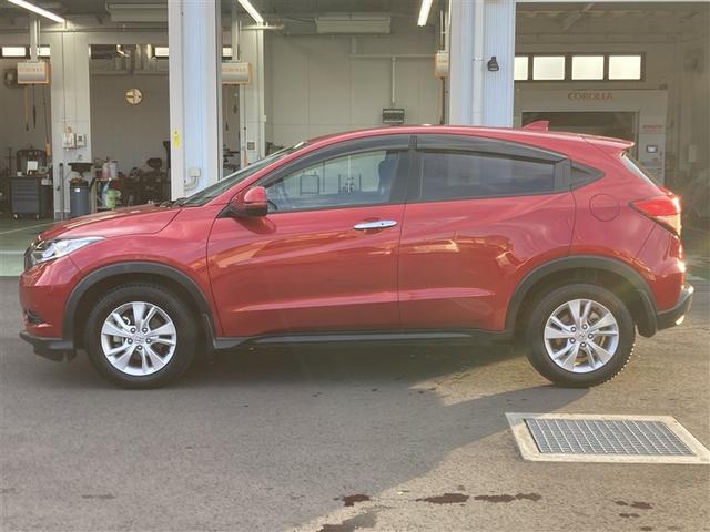 ヴェゼル Ｘ・ホンダセンシング　Ｒカメラ　Ｗエアバッグ　盗難防止　アクティブクルーズコントロール　オートエアコン　ＬＥＤランプ　衝突軽減ブレ－キ　パワステ　整備記録簿　Ｄレコ　アルミ　スマートキーシステム　パワーウインドウ　ＴＶナビ（3枚目）