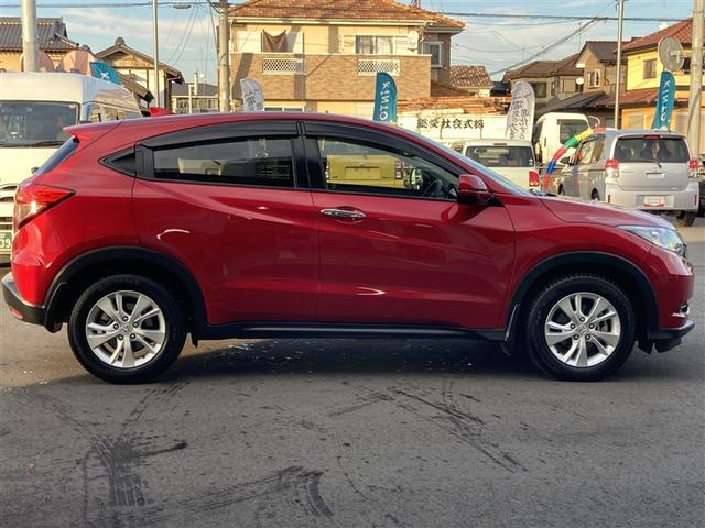 ヴェゼル Ｘ・ホンダセンシング　Ｒカメラ　Ｗエアバッグ　盗難防止　アクティブクルーズコントロール　オートエアコン　ＬＥＤランプ　衝突軽減ブレ－キ　パワステ　整備記録簿　Ｄレコ　アルミ　スマートキーシステム　パワーウインドウ　ＴＶナビ（6枚目）