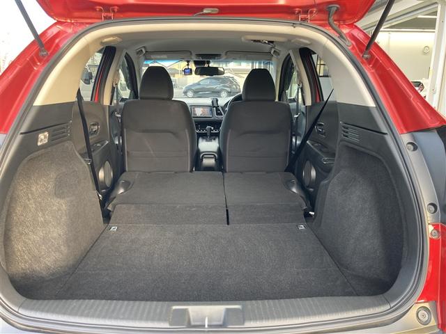 ヴェゼル Ｘ・ホンダセンシング　Ｒカメラ　Ｗエアバッグ　盗難防止　アクティブクルーズコントロール　オートエアコン　ＬＥＤランプ　衝突軽減ブレ－キ　パワステ　整備記録簿　Ｄレコ　アルミ　スマートキーシステム　パワーウインドウ　ＴＶナビ（23枚目）