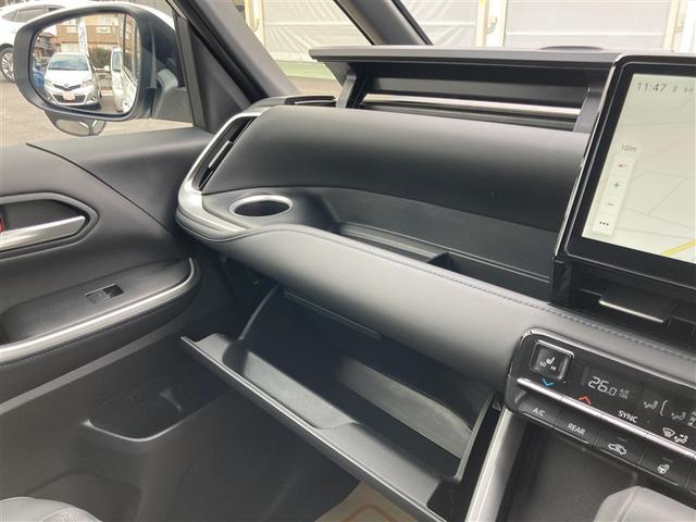 ヴォクシー Ｓ－Ｚ　ＤＶＤ再生機能　スマートキープッシュスタート　両側電動パワースライドドア　パワーウインドウ　１オナ　ＥＴＣ車載器　ＬＥＤライト　アルミホイール　盗難防止装置　記録簿　横滑り防止機能　キーフリー　ＡＢＳ（17枚目）