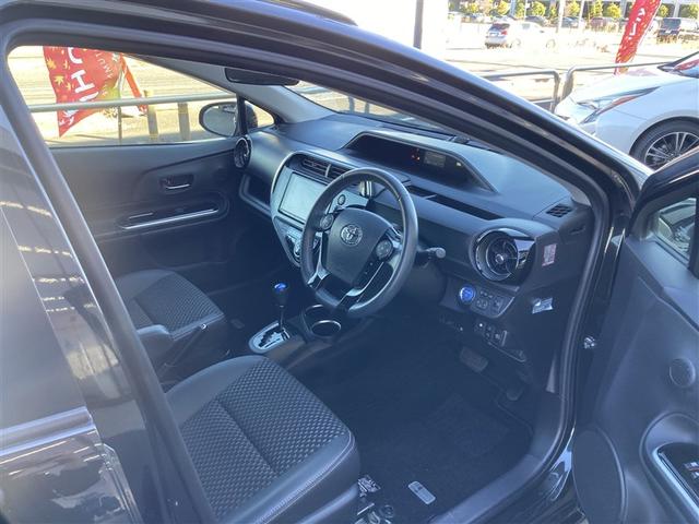 アクア クロスオーバー　Ｂカメラ　地デジ　イモビライザー　ナビＴＶ　エアコン　１オ－ナ－　ＥＳＣ　記録簿　アルミホイール　キーフリー　ＥＴＣ　パワーステアリング　パワーウィンドウ　メモリーナビ　ＡＢＳ　スマ－トキ－（17枚目）