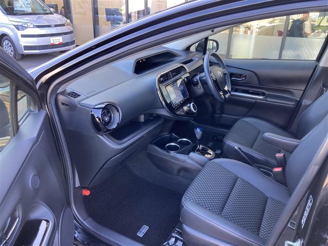 アクア クロスオーバー　Ｂカメラ　地デジ　イモビライザー　ナビＴＶ　エアコン　１オ－ナ－　ＥＳＣ　記録簿　アルミホイール　キーフリー　ＥＴＣ　パワーステアリング　パワーウィンドウ　メモリーナビ　ＡＢＳ　スマ－トキ－（18枚目）