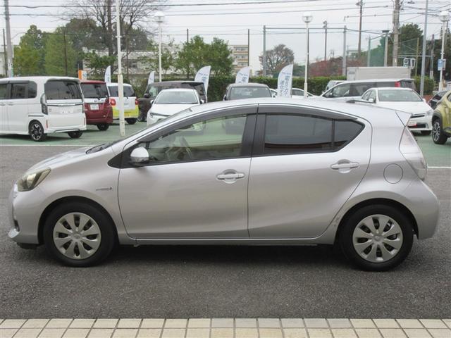 アクア Ｓ　スマートキープッシュスタート　キーレスエントリ　ＬＥＤヘッドライト　フルセグ地デジ　イモビ　ナビ＆ＴＶ　ワンオーナー車　オートエアコン　デュアルエアバック　ＥＳＣ　パワーウィンドウ　ＥＴＣ　ＳＲＳ（2枚目）