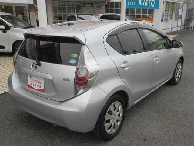 アクア Ｓ　スマートキープッシュスタート　キーレスエントリ　ＬＥＤヘッドライト　フルセグ地デジ　イモビ　ナビ＆ＴＶ　ワンオーナー車　オートエアコン　デュアルエアバック　ＥＳＣ　パワーウィンドウ　ＥＴＣ　ＳＲＳ（5枚目）