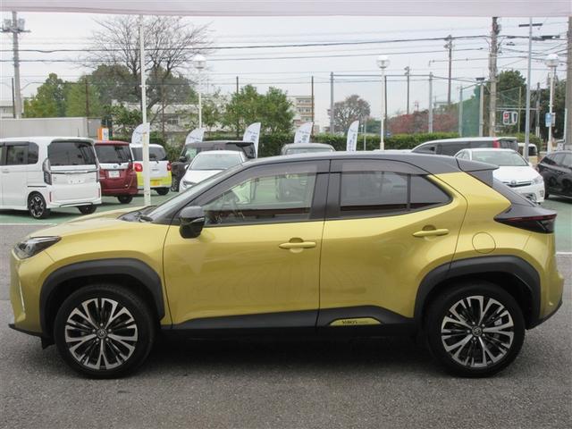 ヤリスクロス ハイブリッドＺ　ドライブレコーダ　インテリジェントキー　アルミホイル　ＬＥＤライト　１オ－ナ－　リアカメラ　クルーズコントロール　整備記録簿　横滑り防止システム　ナビＴＶ　メモリーナビゲーション　電動シ－ト　パワステ（2枚目）