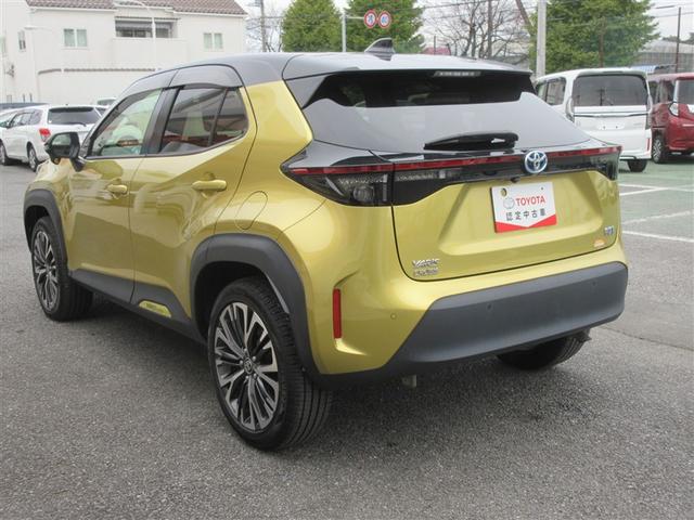 ヤリスクロス ハイブリッドＺ　ドライブレコーダ　インテリジェントキー　アルミホイル　ＬＥＤライト　１オ－ナ－　リアカメラ　クルーズコントロール　整備記録簿　横滑り防止システム　ナビＴＶ　メモリーナビゲーション　電動シ－ト　パワステ（3枚目）