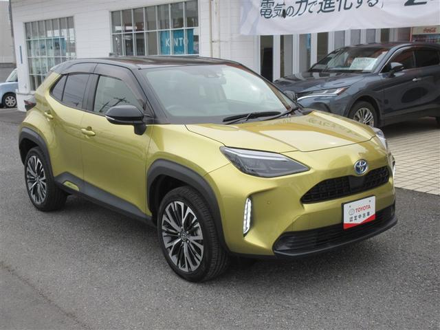 ヤリスクロス ハイブリッドＺ　ドライブレコーダ　インテリジェントキー　アルミホイル　ＬＥＤライト　１オ－ナ－　リアカメラ　クルーズコントロール　整備記録簿　横滑り防止システム　ナビＴＶ　メモリーナビゲーション　電動シ－ト　パワステ（7枚目）