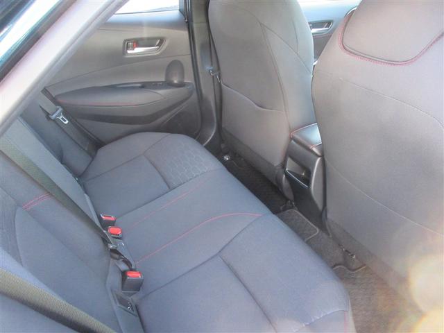 展示されているお車は全台１年間のトヨタロングラン保証が付いて参ります。最長３年間の保証をお付けすることも可能ですので、どのエリアに住むお客様でも安心して保証をお受けすることができます！