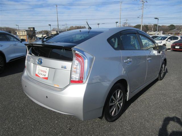 プリウス Ｇ　ＬＥＤライト　Ｒカメラ　スマ－トキ－　パワーステアリング　エアバック　ナビ＆ＴＶ　電動パワーシート　ＡＡＣ　整備記録簿　クルコン　ＥＴＣ付　イモビライザー　ＡＷ　キーフリーシステム　パワーウィンドウ（5枚目）