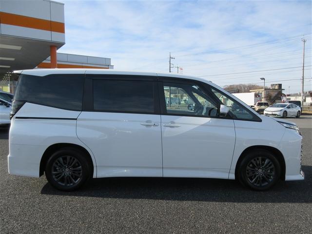 ヴォクシー ハイブリッドＳ－Ｇ　リアオートエアコン　地デジ　クルコン　Ｂカメラ　横滑防止装置　ＬＥＤヘッド　ＥＴＣ車載器　ワンオーナー車　両側自動ドア　キーレス　ナビ＆ＴＶ　アルミホイール　３列シート　スマートキー　メモリーナビ（6枚目）