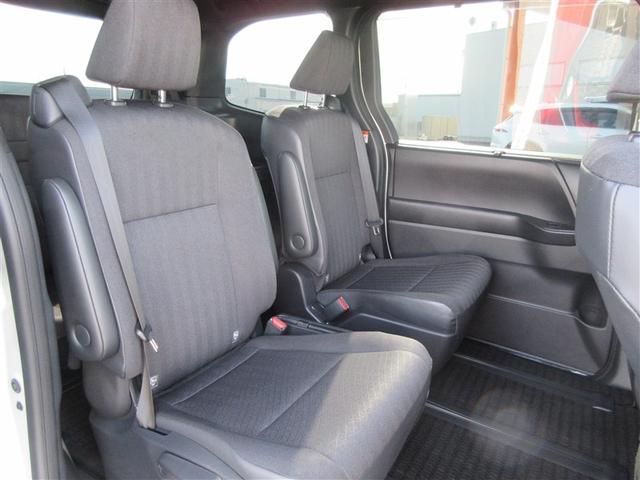 ヴォクシー ハイブリッドＳ－Ｇ　リアオートエアコン　地デジ　クルコン　Ｂカメラ　横滑防止装置　ＬＥＤヘッド　ＥＴＣ車載器　ワンオーナー車　両側自動ドア　キーレス　ナビ＆ＴＶ　アルミホイール　３列シート　スマートキー　メモリーナビ（21枚目）