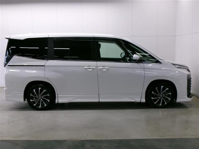 ヴォクシー Ｓ－Ｚ　スマートキープッシュスタート　両側電動パワースライドドア　パワーウインドウ　ＥＴＣ車載器　ＬＥＤライト　アルミホイール　盗難防止装置　横滑り防止機能　キーフリー　ナビＴＶ　クルーズコントロール　ＡＢＳ（6枚目）